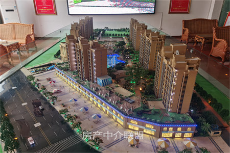 帝景郦城3室2厅2卫90万125m2精装修出售